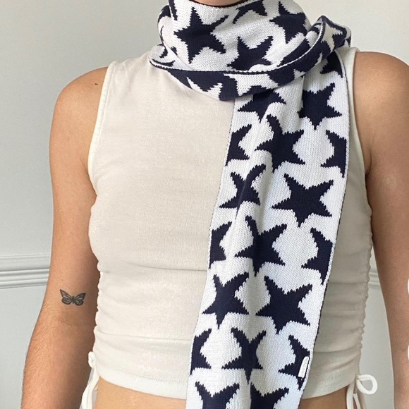 reversible Y2K knitted star scarf - Picture 4 of 4